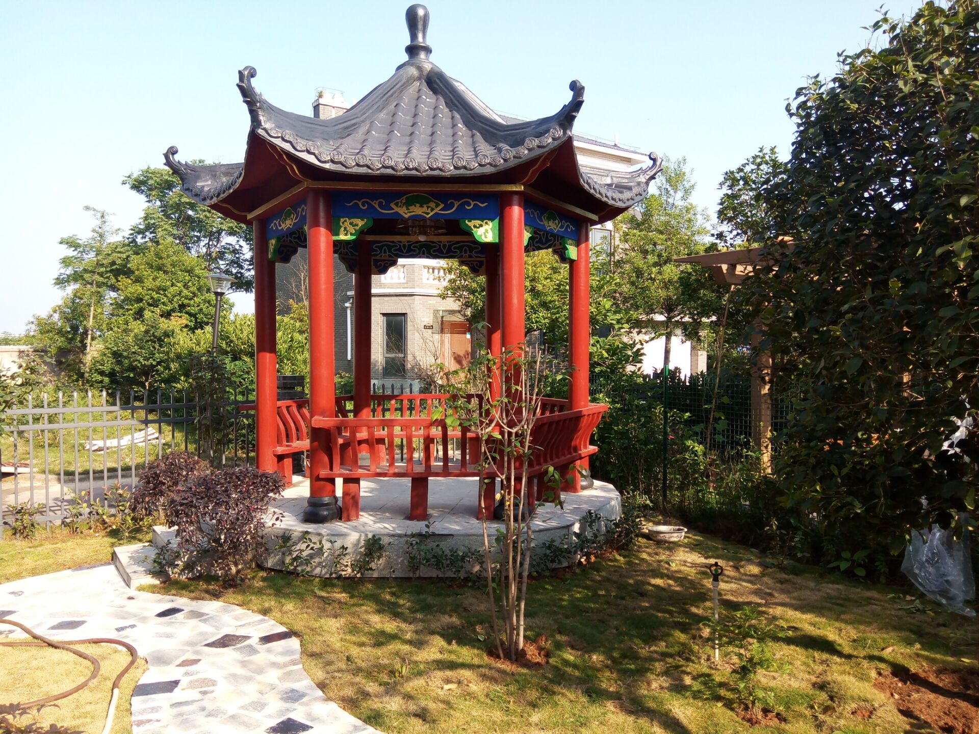 仿木凉亭