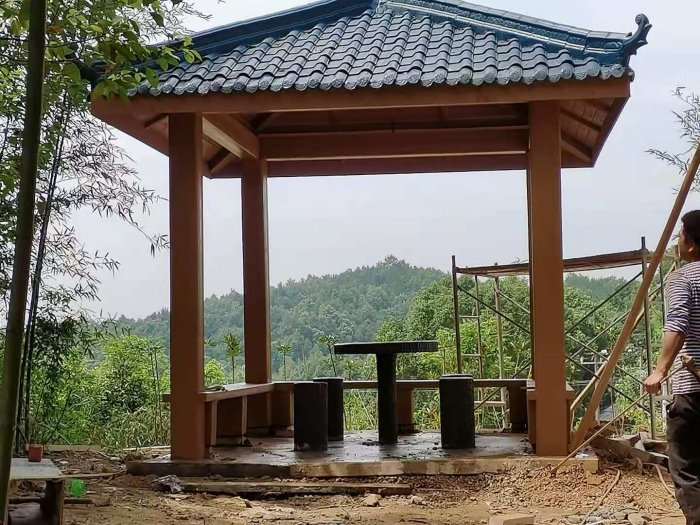 仿木凉亭
